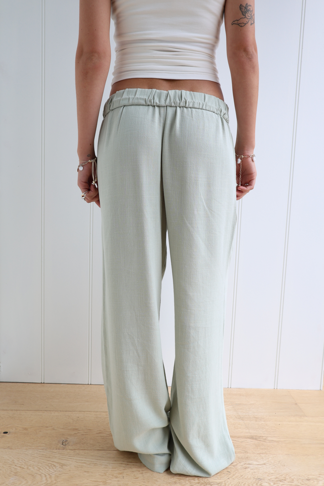 7 TROUSERS